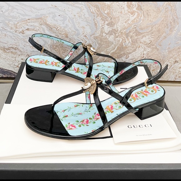 New! Gucci Patent Calfskin Bee Thong Sandals Black - Picture 2 of 9